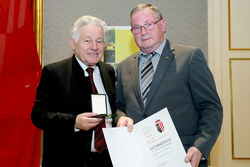 Verleihung von Kulturauszeichnungen durch Landeshauptmann Dr.Josef Pühringer an verdiente Persönlichkeiten
KULTURMEDAILLE DES LANDES 
GR HERMANN LAMBAUER
