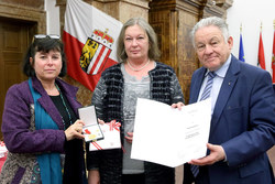 Auszeichnungen an verdiente Persönlichkeiten im Sozialbereich durch Landeshauptmann Dr.Josef Pühringer und Landesrätin Birgit Gerstorfer,MBA
Humanitätsmedaille
Karin Kerschberger