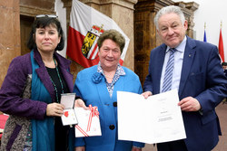 Auszeichnungen an verdiente Persönlichkeiten im Sozialbereich durch Landeshauptmann Dr.Josef Pühringer und Landesrätin Birgit Gerstorfer,MBA
Humanitätsmedaille
Rosa Pürcher