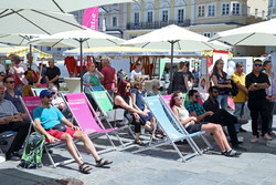 Freiwilligenmesse am Linzer Hauptplatz mit Landesrätin Birgit Gerstorfer