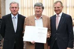 Urkundenüberreichung anläßlich der goldenen Matura mit Landeshauptmann Mag. Thomas Stelzer und Landesschulrat Fritz Enzenhofer