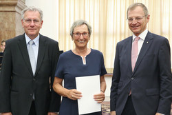 Urkundenüberreichung anläßlich der goldenen Matura mit Landeshauptmann Mag. Thomas Stelzer und Landesschulrat Fritz Enzenhofer