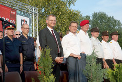 Landes-Feuerwehr Wasserwehrabzeichen mit Landeshauptmann Mag.Thomas Stelzer und Landesrat Kommerzialrat Elmar Podgorschek