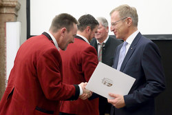 Verleihung Prof. Franz Kinzl-Medaille, Prof. Rudol Zeman-Preis, Hermes-Preis durch Landeshauptmann Mag. Thomas Stelzer