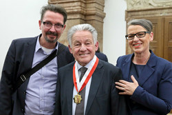 Großes Goldenes Ehrenzeichen des Landes Oberösterreich für Landeshauptmann a.D. Dr. Josef Pühringer 