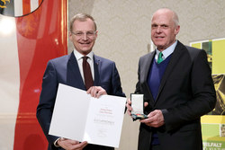 Verleihung von Konsulententiteln und Kulturmedaillen durch LH Mag. Thomas Stelzer KULTURMEDAILLE DES LANDES OÖ Adam Georg CLAM-MARTINIC