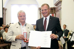 Verleihung der Bundesauszeichnungen an ehemalige Landesbedienstete durch Landeshauptmann Mag. Stelzer Franz AGLAS