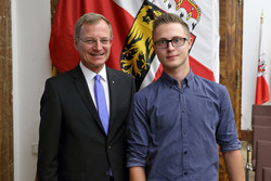 Landeshauptmann Mag. Thomas Stelzer empfängt ausgezeichnete Lehrlinge im Linzer Landhaus