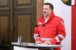 Überreichung der OÖ. Rettungsdienstmedaille an verdiente Mitarbeiter des Roten Kreuzes , Landesverband OÖ durch Landeshauptmann Mag. Thomas Stelzer