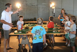 Der Umwelt:Spiel:Raum bietet mit spannenden Workshops Kindern und Jugendlichen die Möglichkeit, sich in freier Natur auszutoben und kreativ zu sein.