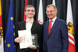 Landeshauptmann Mag. Thomas Stelzer empfängt Ausgezeichnete Maturanten im Linzer Landhaus