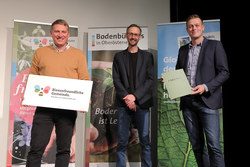 Auszeichnungsfeier Bienenfreundliche Gemeinde mit Landesrat Stefan Kaineder 