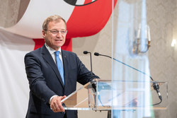 Landeshauptmann Mag. Thomas Stelzer überreicht Ehrenzeichen des Landes Oberösterreich