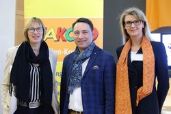 JAKO-O Familienkongress am 19.11.2017 in Bad Ischl: v.l.n.r.: Bettina Peetz, Familienreferent LH-Stv. Dr. Manfred Haimbuchner, Dr. Silke Datzer